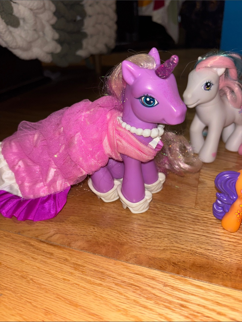 My Little Ponies lot of 5 the large one needs batteries - Picture 2 of 9